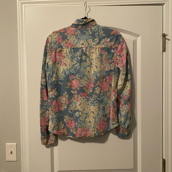 Button up - Picture 2 of 3